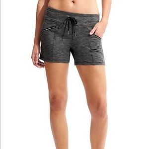 Athleta metro short sz M like new grey